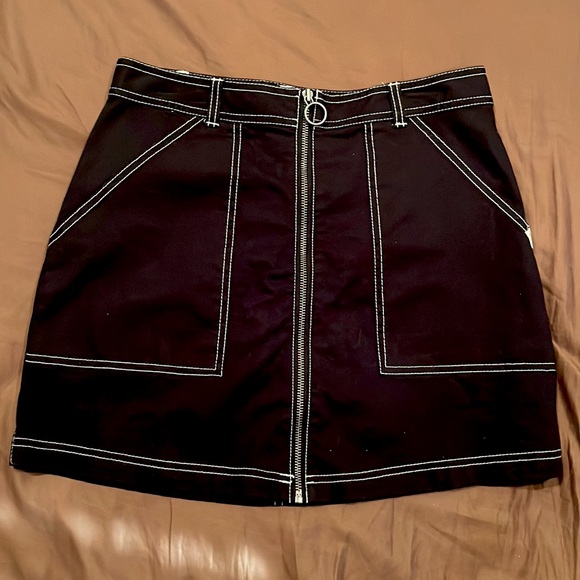 Vans in The Know Skirt - Picture 2 of 5